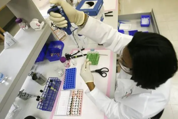 Woman working in lab