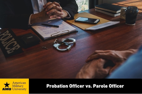 probation-officer-vs-parole probation officer speaking with parole officer